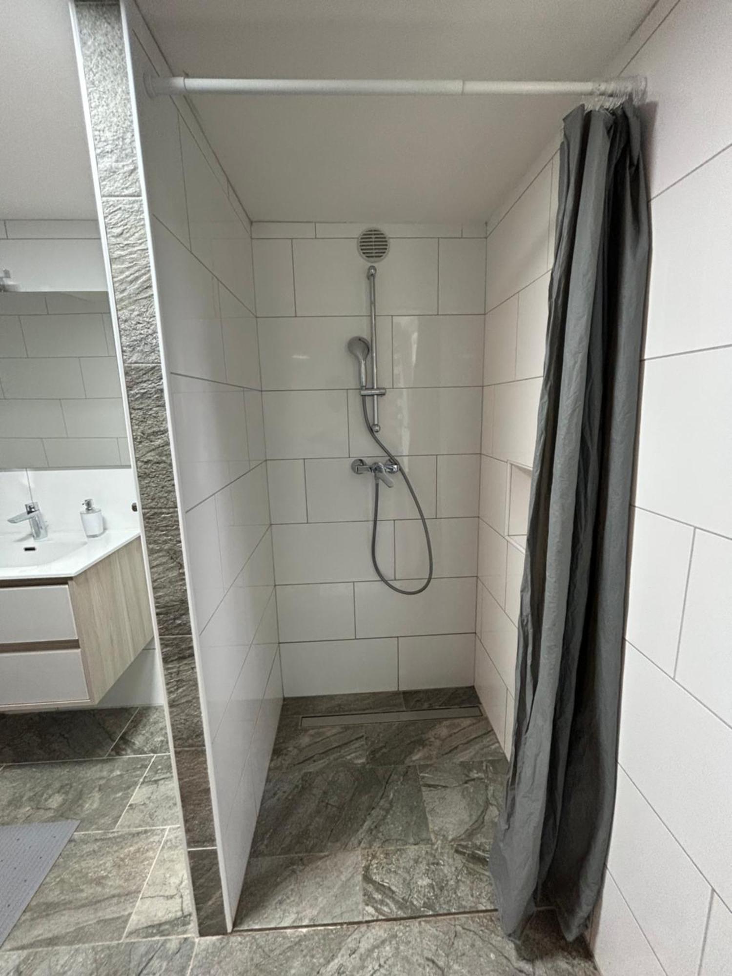 Peaceful Apartment With Patio Ρόβινι Εξωτερικό φωτογραφία